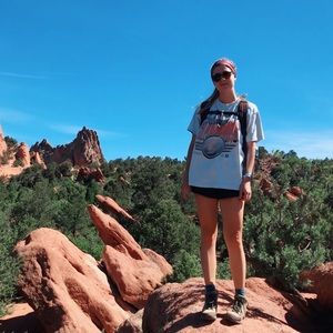 Meet your Posher, Chloe